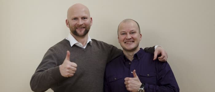 71 GRADER BROR: Vidar jobber til daglig sammen med broren Tommy Schjaavik Holmen. Foto: Privat.