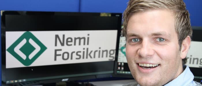 Ole M. Melby i Melby og Partnere AS stråler som agent for Nemi Forsikring. – Det er deilig å gi kundene personlig oppfølging, sier han.