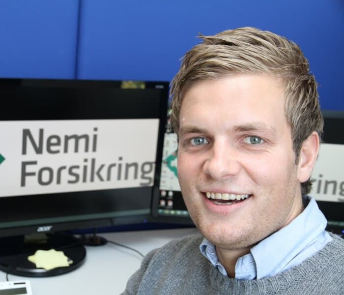 Ole M. Melby i Melby og Partnere AS stråler som agent for Nemi Forsikring. – Det er deilig å gi kundene personlig oppfølging, sier han.