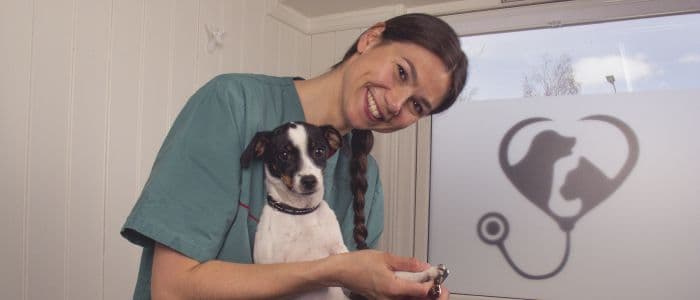Veterinær Silje Hvarnes ved Romsdal Dyreklinikk. Foto: Privat