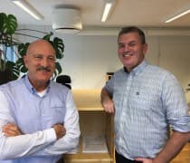 HR FORSIKRING: Ove Vikne (til høyre) og makker Steinar Ora startet opp Norges første agentkontor for Nemi Forsikring i Bergen allerede i 2007.